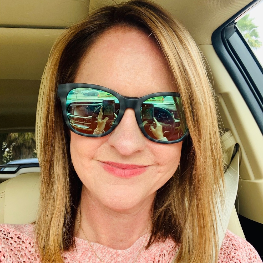 Meet your Posher, Elizabeth